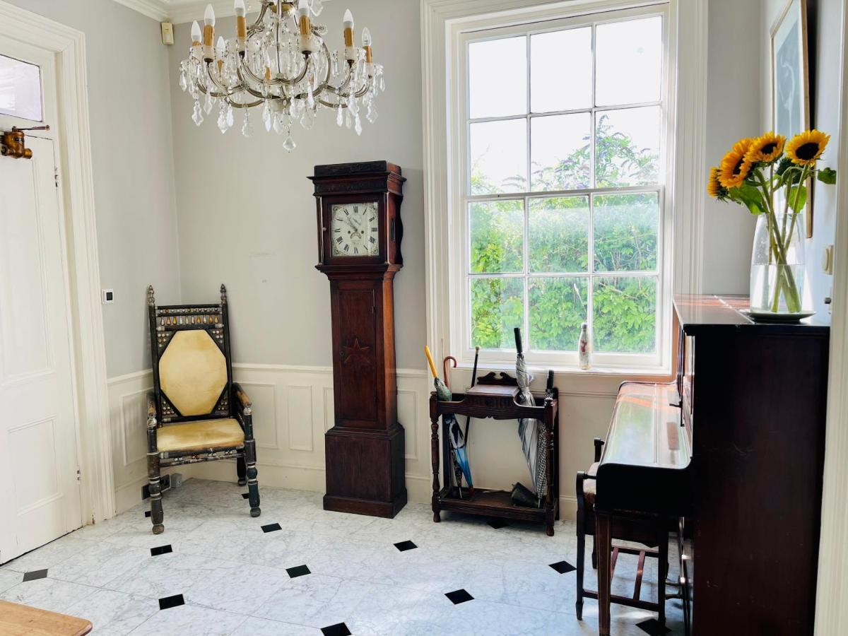 Beautiful Private 2 Bedroom Suite In Mansion Home With Free Parking Brighton Eksteriør billede